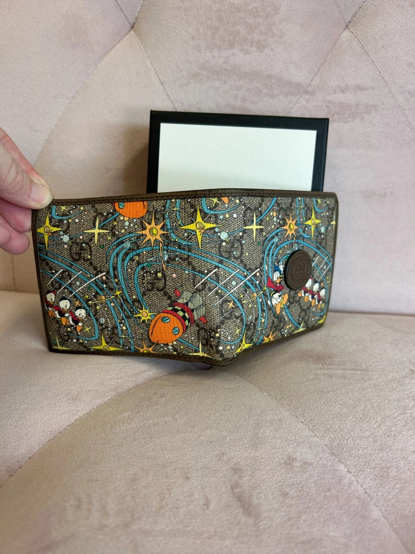 Gucci x Disney GG Supreme Donald Duck Billfold Wallet – Limited Edition Designer Leather Wallet | 70% OFF + Free 3–5 Day USA Shipping